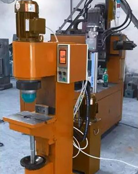 鉚接機廠家有哪些規格型號？